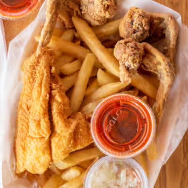 1 Catfish and 3 Wings Combo.